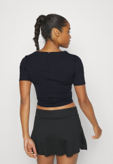 Tommy Hilfiger CROPPED FITTED TEE Basic T-shirt desert sky УКОРОЧЕННАЯ ФУТБОЛКА Базовая футболка небо пустыни