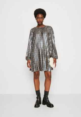 Tommy Hilfiger MONOGRAM SHIFT DRESS Cocktail dress / Party dress silver-coloured ПЛАТЬЕ С МОНОГРАММОЙ Коктейльное платье / Праздничное платье серебристый