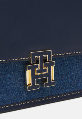 Tommy Hilfiger PUSHLOCK CROSSOVER Handbag denim PUSHLOCK CROSSOVER Сумка джинсовая ткань