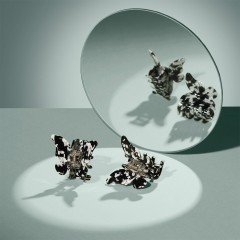 The Hair Edit Papillon Claw Clip – Black &amp; White Marble  Зажим для когтей Papillon черно-белый мрамор