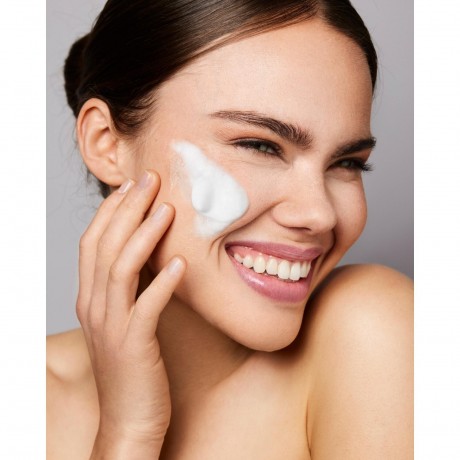 Rosense Reinigungschaum mit 91% Rosenwasser Очищающая пенка с 91% розовой водой