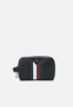 Tommy Hilfiger PREM LEA WASHBAG UNISEX Wash bag black PREM LEA WASHBAG UNISEX Сумка для стирки черный
