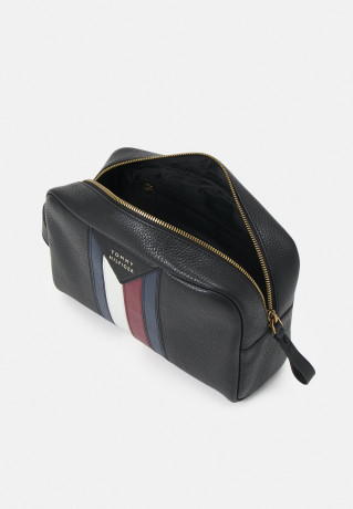 Tommy Hilfiger PREM LEA WASHBAG UNISEX Wash bag black PREM LEA WASHBAG UNISEX Сумка для стирки черный