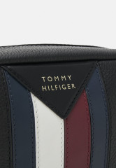 Tommy Hilfiger PREM LEA WASHBAG UNISEX Wash bag black PREM LEA WASHBAG UNISEX Сумка для стирки черный