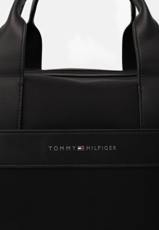 Tommy Hilfiger URBAN Weekend bag black URBAN сумка выходного дня черный