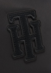 Tommy Hilfiger POPPY CROSSOVER APPLIQUE Across body bag black POPPY CROSSOVER APPLIQUE Сумка через плечо черный
