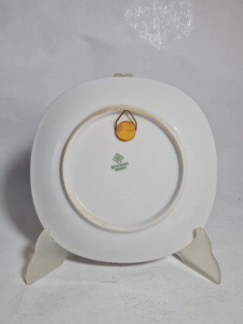 Тарелка декоративная винтажная Schirnding Bavaria, квадратная с ярким изображением ребенка в шляпе, 18,5 x 2 см, Германия,1960-1970гг.