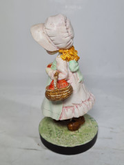 Фигурка винтажная John Sands  / Sarah Kay "Девочка с корзиной яблок", керамика, 12 см, Австралия, 1960-70гг.