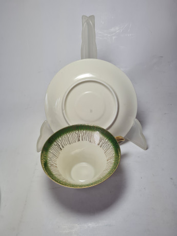 RWG Kaufring Bavaria Чайная пара белый фарфор с зеленым декором и позолоченным узором, Германия, 1960-70гг.