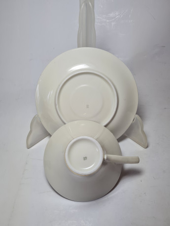 RWG Kaufring Bavaria Чайная пара белый фарфор с зеленым декором и позолоченным узором, Германия, 1960-70гг.