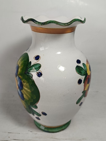 Ваза винтажная Ancient Xxeme Joli с ярким декором, в стиле майолика, среднего размера, ручная роспись, керамика, 20.5 см, Италия, 1960-70гг.