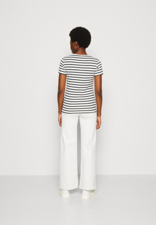 Tommy Hilfiger SLIM CODY  Print T-shirt white/desert sky SLIM CODY Футболка с принтом белое/пустынное небо