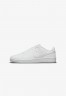Nike Sportswear COURT ROYALE Sneaker low white/white/white COURT ROYALE Низкие кроссовки женские белый/белый/белый