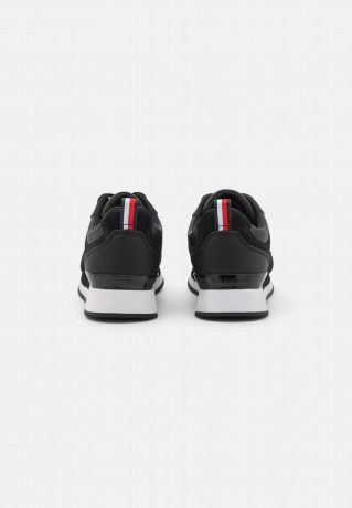 Tommy Hilfiger ESSENTIAL RUNNER Trainers black ESSENTIAL RUNNER — Кроссовки черный