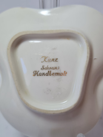 Пепельница винтажная Kunz Schruns, белый фарфор с изображением Шрунса, ручная работа, 10 x 10 x 2 см, Германия, 1960-70гг.
