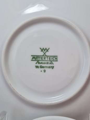 Чайная пара винтажная Mitterteich Bavaria, белый фарфор с ярко-синим цветочным декором и позолотой, 8,5 x 6 см /12 см, Германия, 1960-70гг.