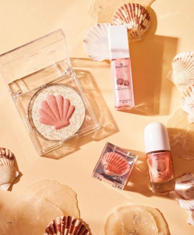 essence Cute as shell Эссенс румяна с подсвечивающим эффектом