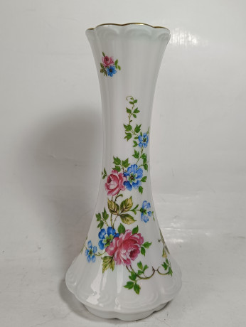 Ваза винтажная Royal KPM Bavaria, с розово-голубыми цветами, средний размер, ручная работа, фарфор, 21 см, Германия, 1970-80гг.
