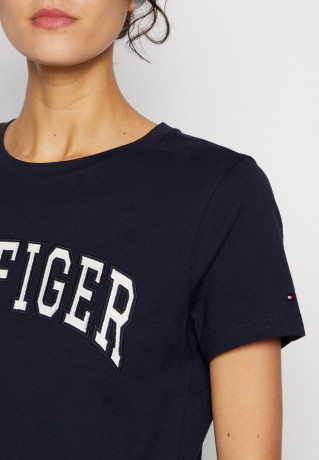 Tommy Hilfiger VARISTY HILFIGERC Print T-shirt desert sky VARISTY HILFIGERC Футболка с принтом небо пустыни