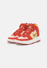 Nike Sportswear WMNS DUNK HIGH UP Sneaker high cinnabar/yellow ochre/lapis/sanddrift/sail WMNS DUNK HIGH UP Высокие кроссовки женские киноварь/желтая охра/ляпис/песчаная пыль/парус