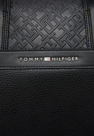 Tommy Hilfiger CENTRAL DUFFLE UNISEX Weekend bag black CENTRAL DUFFLE UNISEX Сумка выходного дня черный