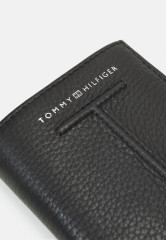 Tommy Hilfiger CENTRAL TRIFOLD UNISEX Wallet black CENTRAL TRIFOLD UNISEX Бумажник черный