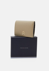 Tommy Hilfiger CASUAL BI FOLD WALLET Wallet beige CASUAL BI FOLD WALLET Бумажник бежевый