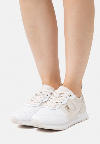 Tommy Hilfiger ESSENTIAL RUNNER Trainers feather white ESSENTIAL RUNNER — Кроссовки перо белое