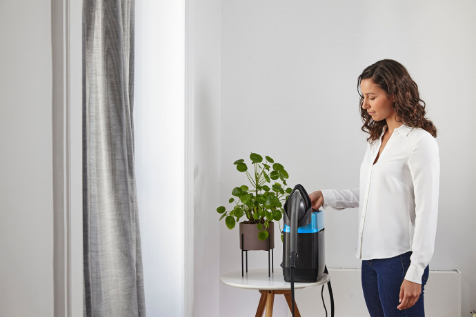 Tefal Tefal Dampfburste UT2020 Cube, 2200 W, desinfizieren,vertikales Dampfreinigen, Dampfmenge bis zu 90 g/min Паровая щетка Tefal UT2020 Cube, 2200 Вт, дезинфекция, вертикальная очистка паром, объем пара до 90 г/мин.