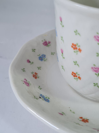 Набор чайный HP Hebei Porcelain на 4 персоны, белый фарфор с мелкими цветками, Китай, 1960-1970гг.