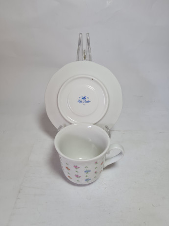 Набор чайный HP Hebei Porcelain на 4 персоны, белый фарфор с мелкими цветками, Китай, 1960-1970гг.