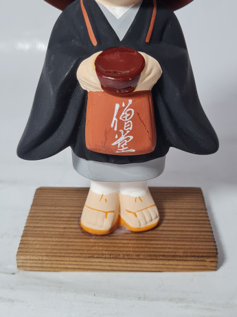 Статуэтка винтажная Im Stil Japan "Японский монах в шляпе", среднего размера, керамика, 14 см, Германия, 1960-70гг.