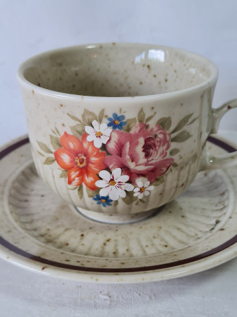 Чайная пара винтажное Winterling Marktleuthen Bavaria в бежевых тонах с крапинками и яркими цветами, керамика, Германия, 1960-70гг.
