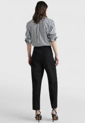 Tommy Hilfiger TAPERED FIT Chinos black брюки чинос TAPERED FIT черный