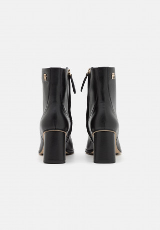 Tommy Hilfiger SOFT SQUARE TOE BOOT Classic ankle boots black SOFT SQUARE TOE BOOT Классические ботильоны черный