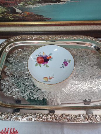 Тарелка винтажная Meissen, белый фарфор с разноцветными фруктовыми мотивами, цветочным декором и позолотой, 14,5 x 3,5 см, Германия, 1930-40гг.