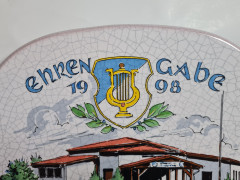 Тарелка декоративная винтажная Karlsruhe / Majolika с кракелюром "Enke Gabe", ручная роспись, керамика, 33 см, Германия, 1998г.