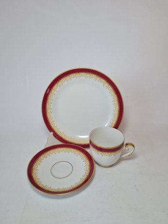 Hutschenreuther Arzberg Bavaria Фарфоровое чайное трио в красных тонах с золотым узором, Германия, 1960-70гг.