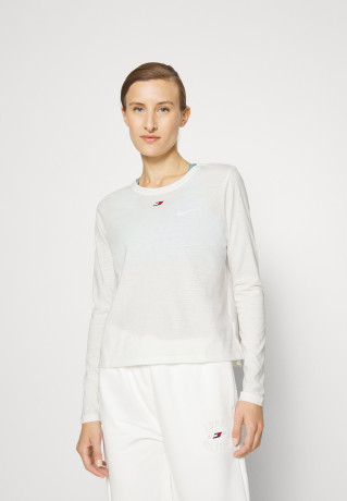 Tommy Hilfiger LONG SLEEVE TEE Long sleeved top ecru LONG SLEEVE TEE Топ с длинными рукавами экрю
