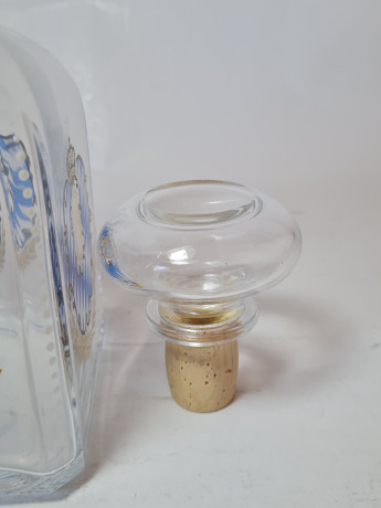 Бутылка для напитков винтажная, стекло с синим декором в виде герба, с крышкой, 20,5 x 8,5 см, Италия, 1960-70гг.