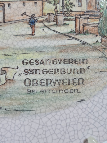 Тарелка декоративная винтажная Karlsruhe / Majolika с кракелюром "Sangerbund 75 лет", ручная роспись, керамика, 30 см, Германия, 1988 г.