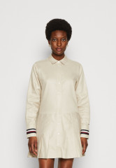 Tommy Hilfiger GLOBAL SHORT DRESS  Shirt dress classic beige GLOBAL SHORT DRESS Платье-рубашка классический бежевый