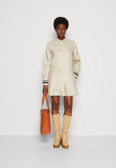 Tommy Hilfiger GLOBAL SHORT DRESS  Shirt dress classic beige GLOBAL SHORT DRESS Платье-рубашка классический бежевый