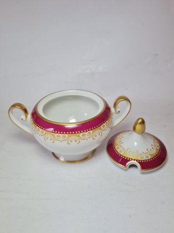 Hutschenreuther Arzberg Bavaria Набор фарфоровый в красных тонах с золотым узором: чайник, молочник, сахарница, Германия, 1960-70гг.