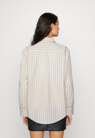 Tommy Hilfiger BANKER STP RELAXED Button-down blouse optic white/sandalwood BANKER STP RELAXED Блузка на пуговицах оптический белый/сандаловое дерево