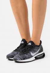 Nike Sportswear W AIR MAX FLYKNIT RACER NN C/O Sneaker low black/white W AIR MAX FLYKNIT RACER NN C/O — Низкие кроссовки женские черно-белый