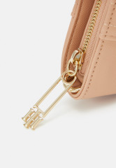 Tommy Hilfiger TIMELESS SMALL TOTE QUILTED Handbag sandrift TIMELESS SMALL TOTE SQUILTED Сумка песчаный нанос