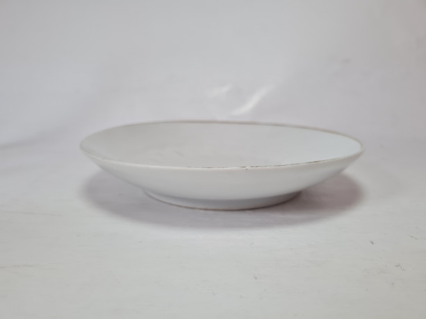 Белая фарфоровая тарелка с золотой каймой, 15 x 3 см, Германия, 1960-70гг.