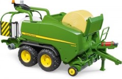 Bruder 02032 John Deere Rundballen- Presswickelkombination C441R 02032 Рулонный пресс-подборщик John Deere C441R с обмотчиком