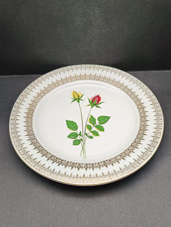 Тарелка винтажная Bavaria "Два бутона роз", фарфор, 25.5 см, Германия, 1970-80гг.
